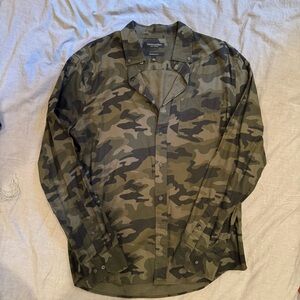 Banana Republic Slim Fit Camouflage Print Button Down Shirt, Medium, like new